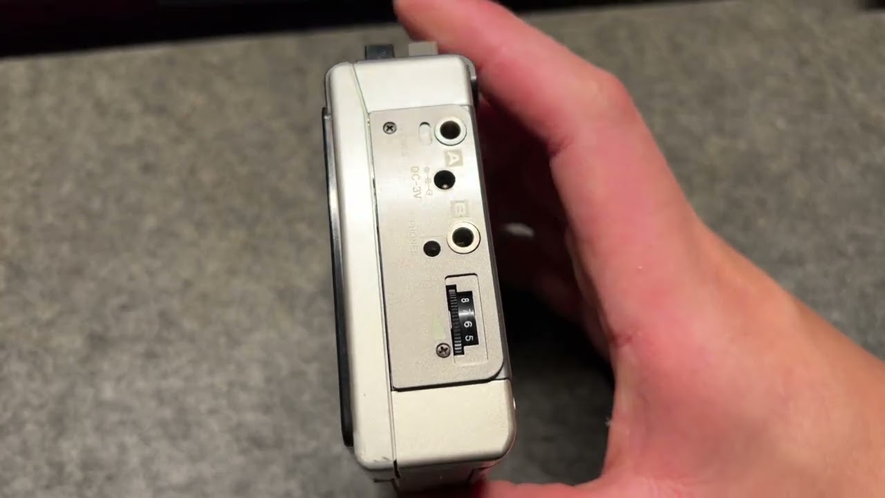 Big Cassette Window - AIWA HS-P2