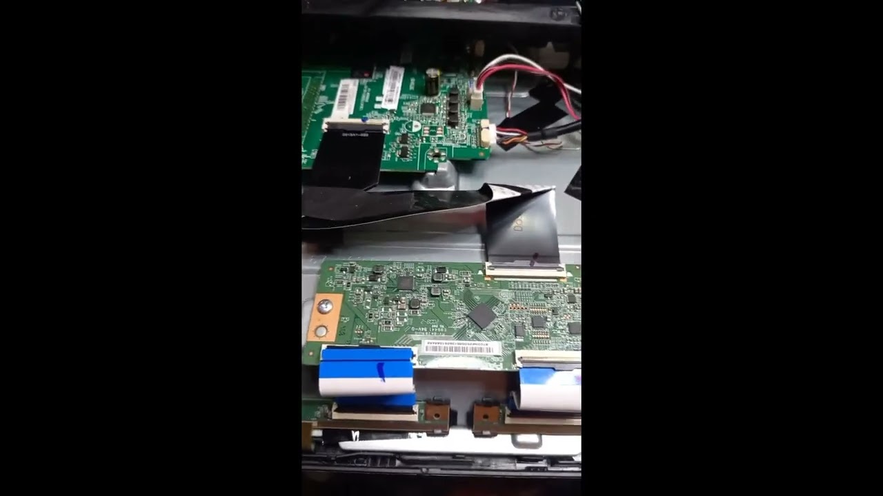 reparación tv smart tv de 43 pulgadas con problemas de líneas verticales 1 parte