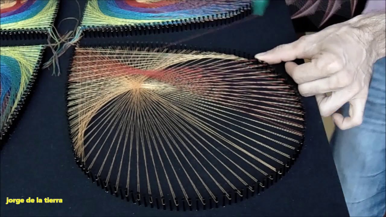 string art GOTAS DE ARCOIRIS por jorge de la tierra