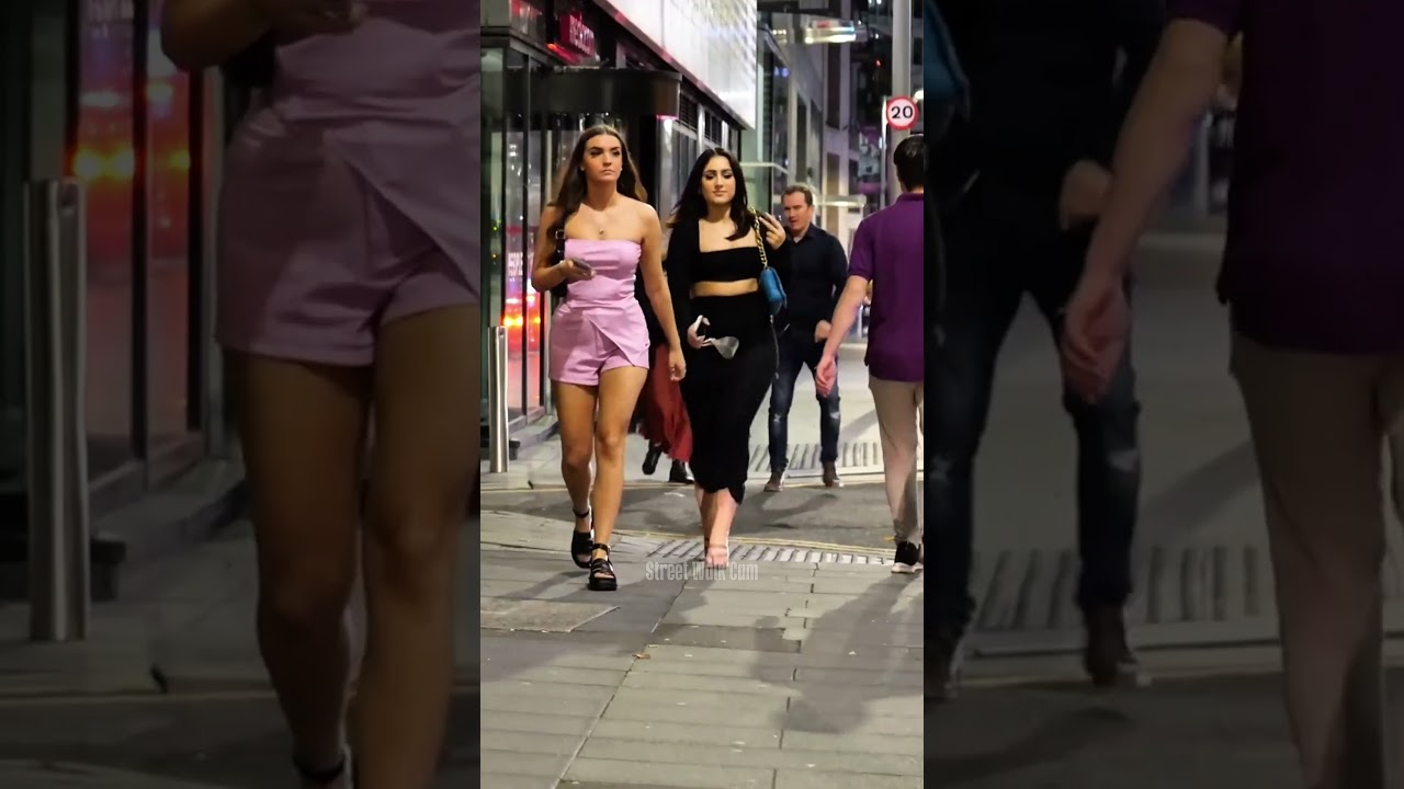 Everyone Turned to Look at Her on Manchester Streets 🔥✨ #ManchesterNights #UKVibes #StreetStyle #FYP