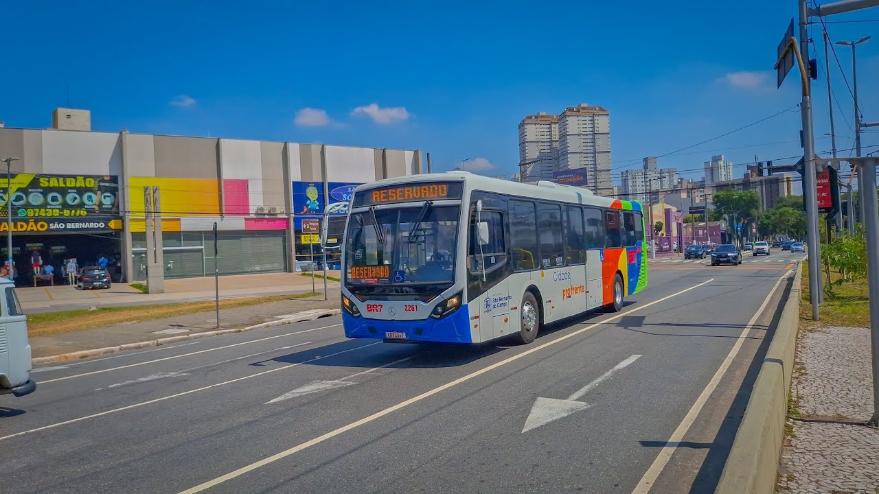 Parada Metropolitana Brasil (Avenida Brigadeiro Faria Lima) Movimentação de Ônibus