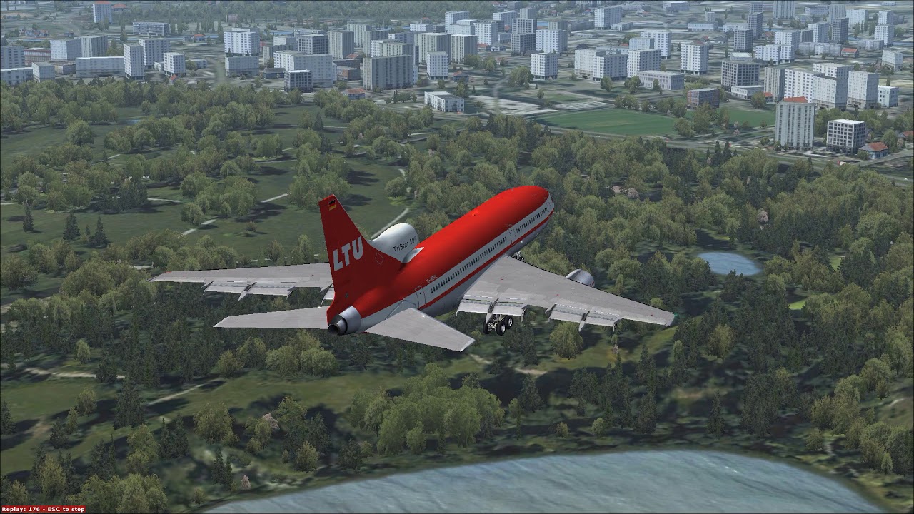 FSX LTU Lockheed L 1011 500 Tristar landing in Hamburg EDDH