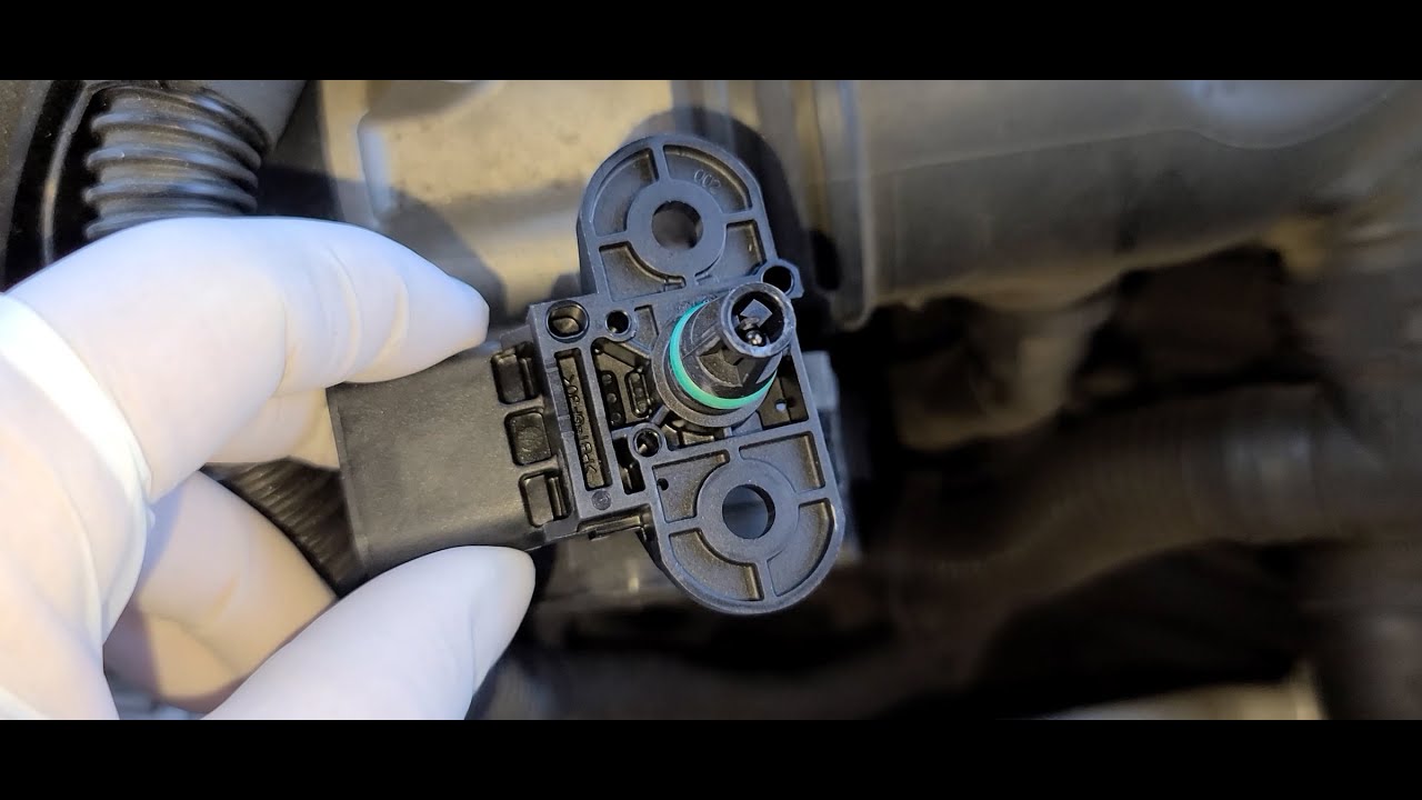 Заменить датчик абсолютного давления во впускном коллекторе VW Passat 2013. Быстрое и простое реш...