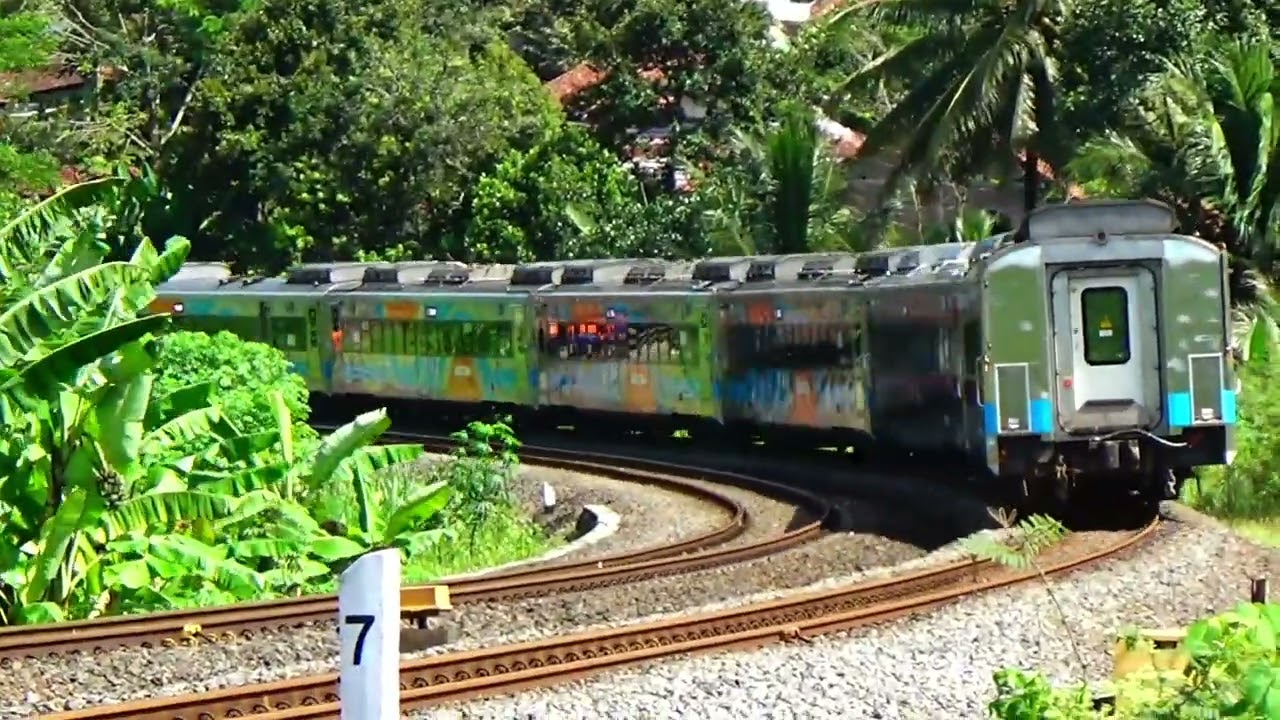 Hunting 5 kereta api di stasiun karang gandul purwokerto