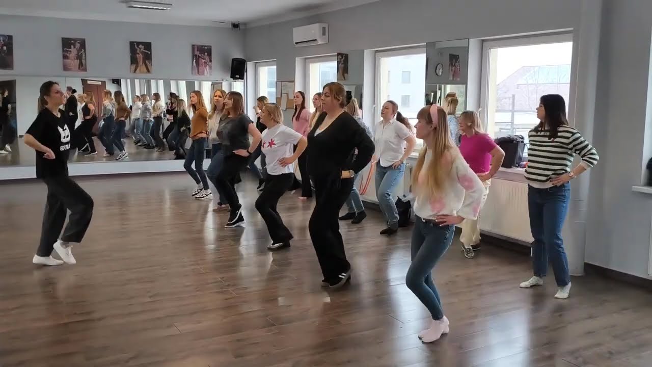 NOGI Z GUMY MAM (Bollywood- TUNAK), piosenka dla dzieci, METODA EDUMUZ