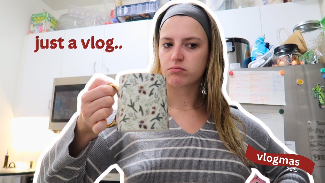 monday work vlog (making sourdough, buying christmas gifts + more)  - Vlogmas Day 19 🎄