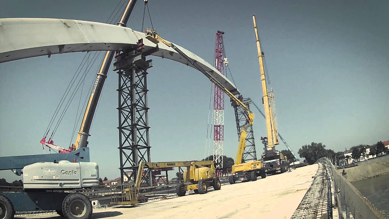 L'arco del ponte Meier: ecco come è stato installato