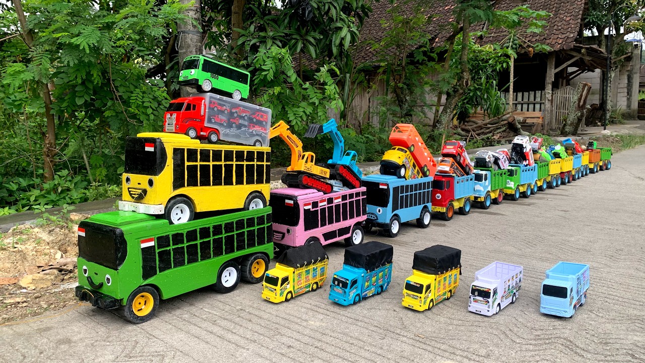 WADIDAW !! Mobil Truk Tronton Panjang Bongkar Mainan Mobil Mobilan Truk Molen, Ambulance, Excavator