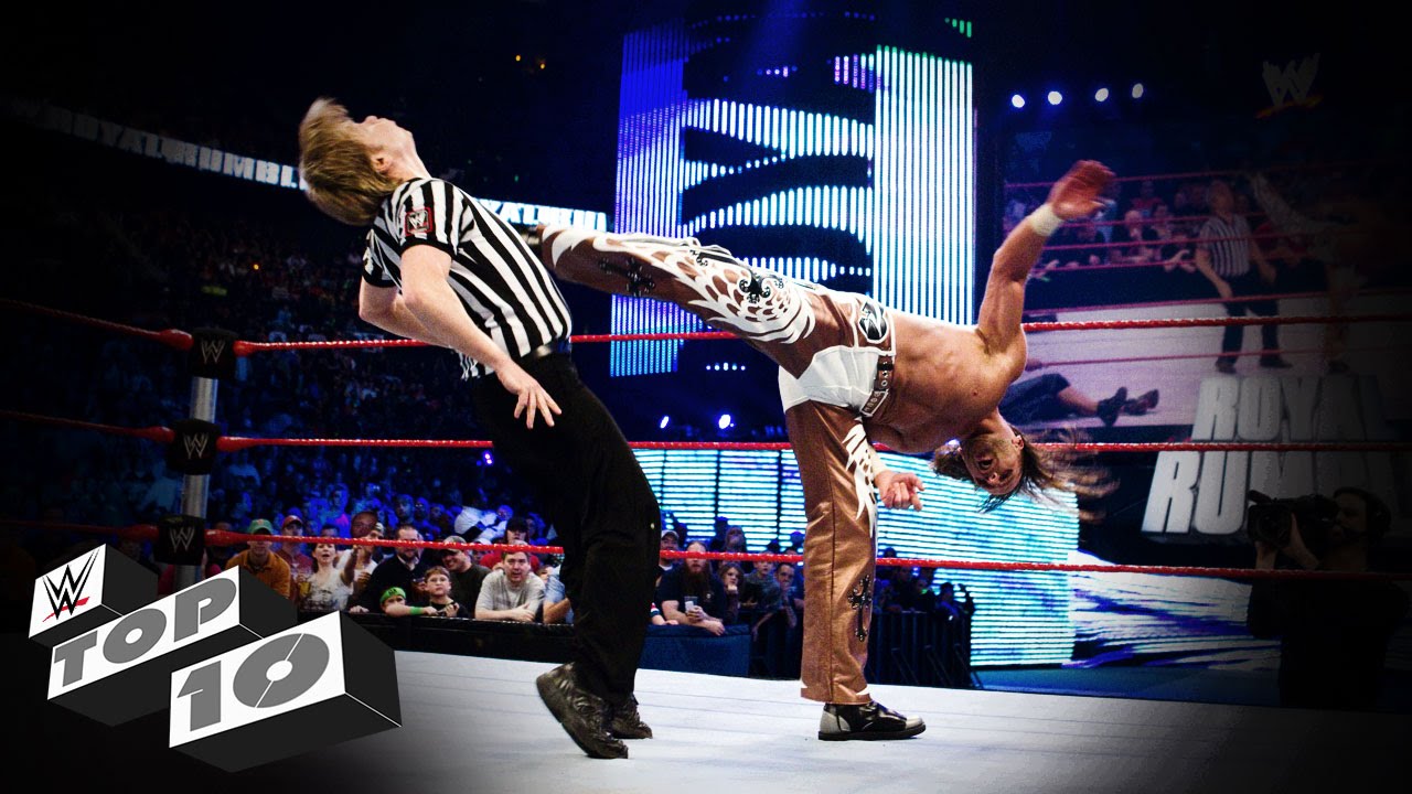 Судьи терпят крах: 10 лучших в WWE