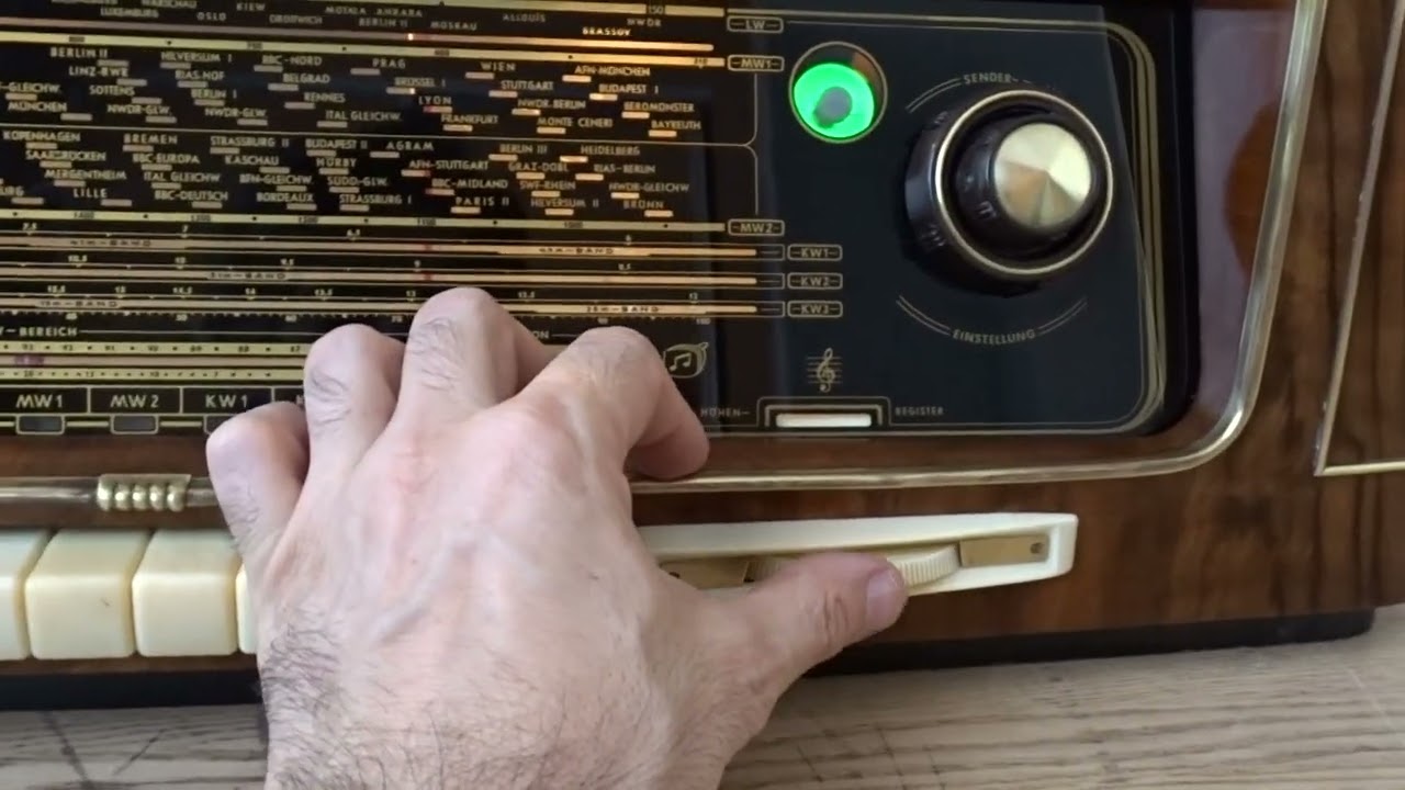GRUNDIG 5050W. One of the best tube-radios (for sale: www.antique-radioshop.com)