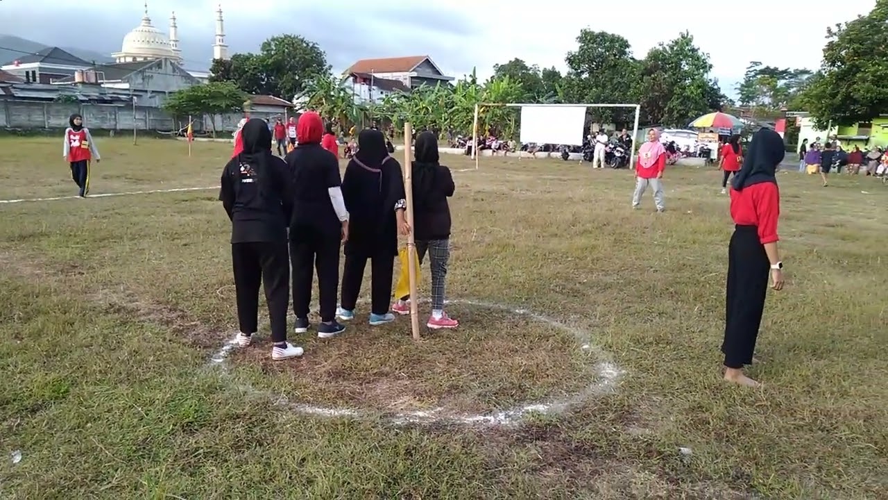 Semi Final Lomba Kasti ibu ibu babak 1, RT 1/1 vs RT 4/1, diselenggarakan RT Desa Pesantren