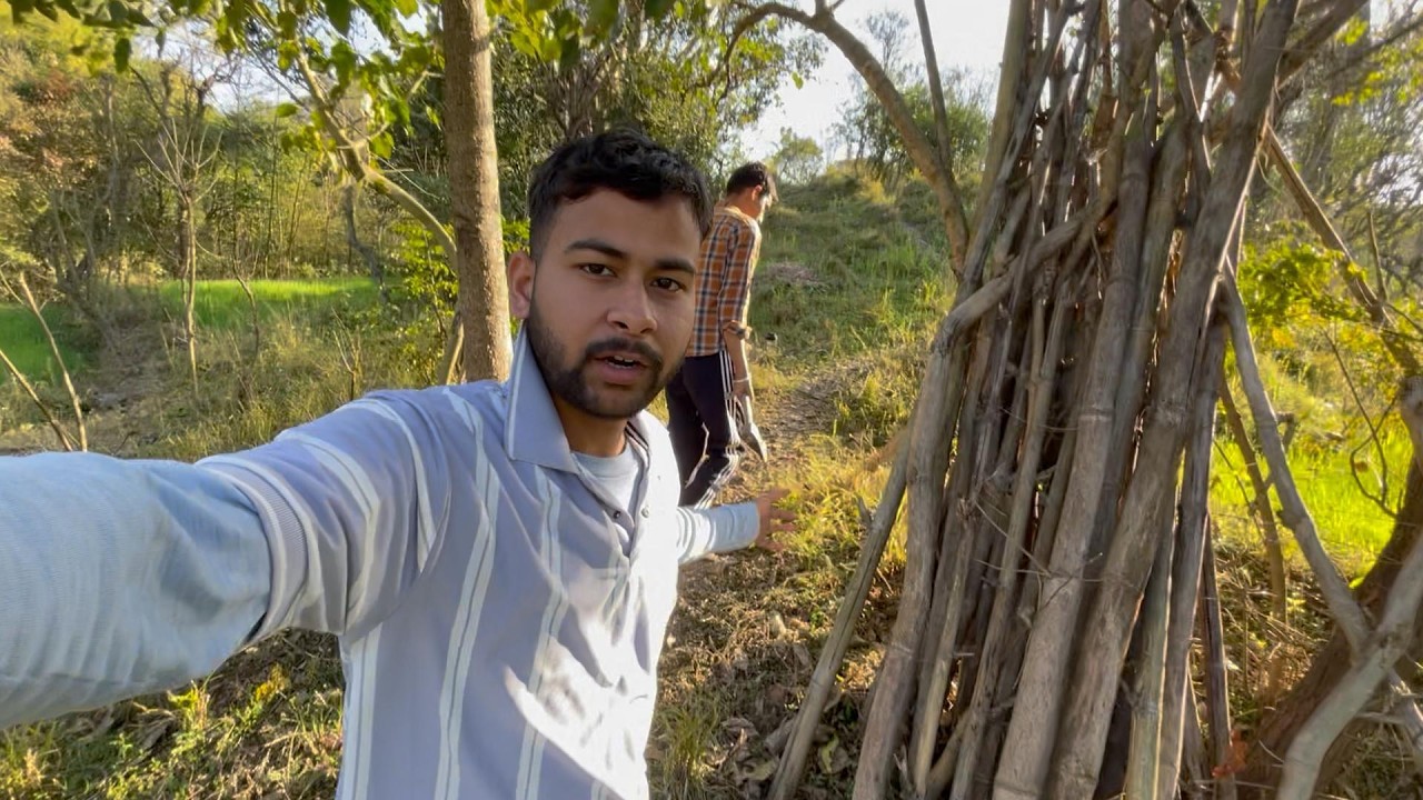 Aaj khet se lakdiyan katkr laya