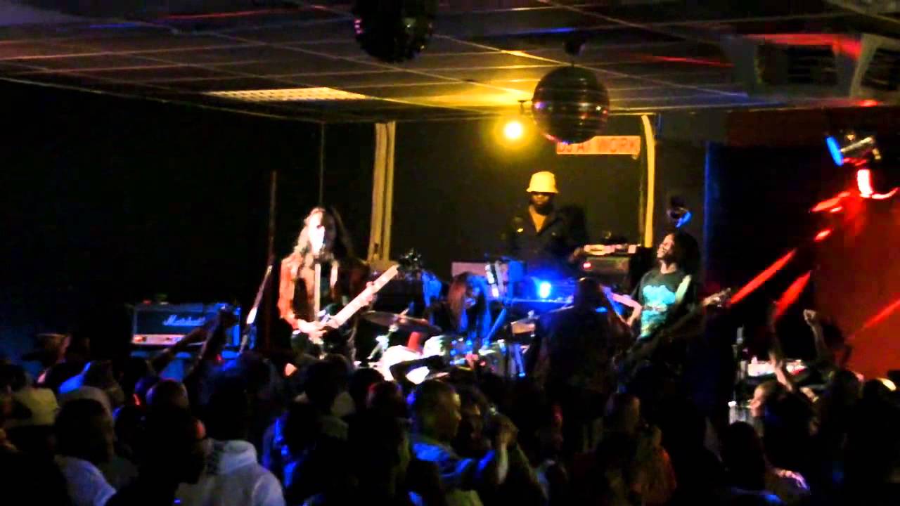 Skinflint - Mbube the Great - Live in Maun Botswana