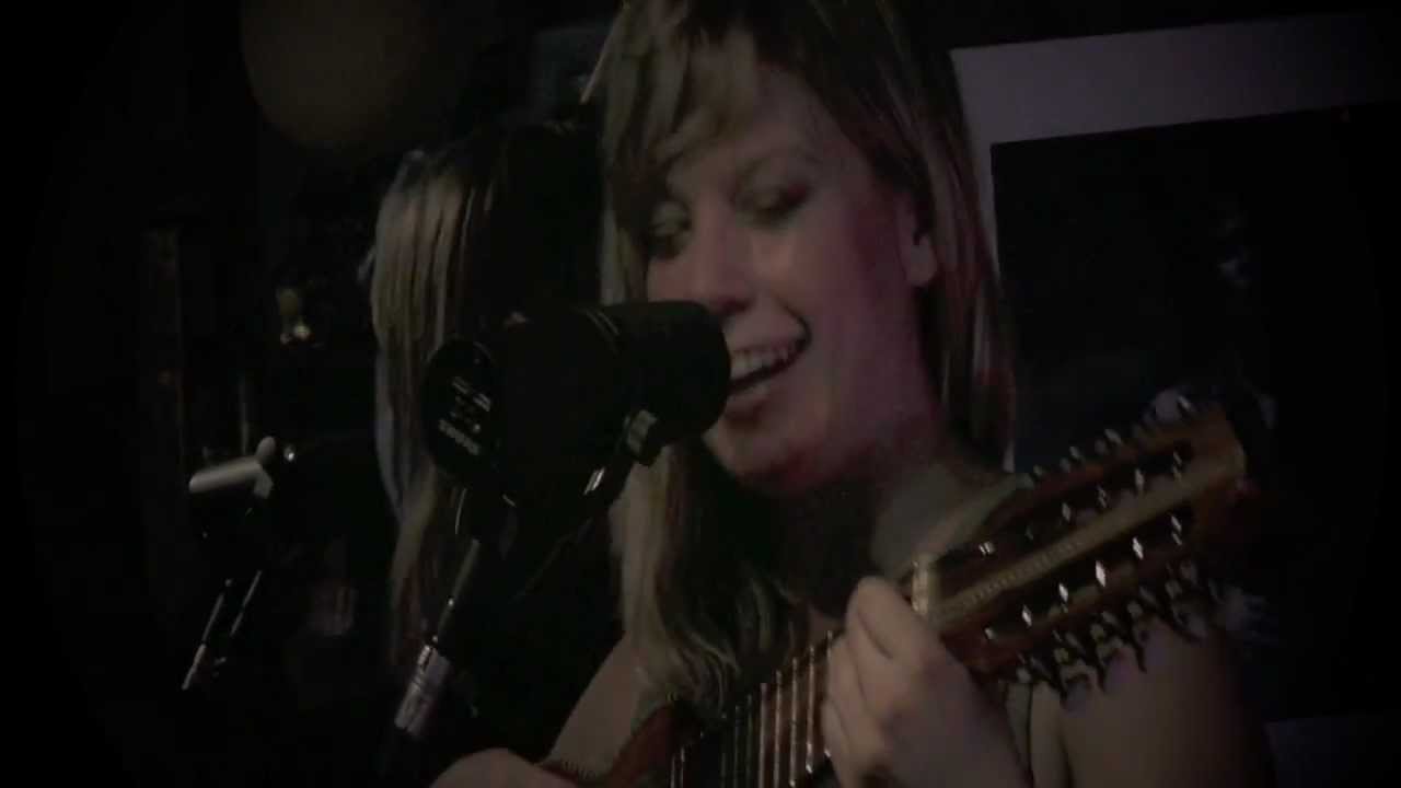 Basia Bulat - Tu nombre me sabe a hierba (Café&Pop Torgal)