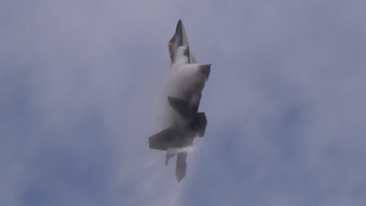 F-22A Raptor practice display at RIAT 7th July 2016