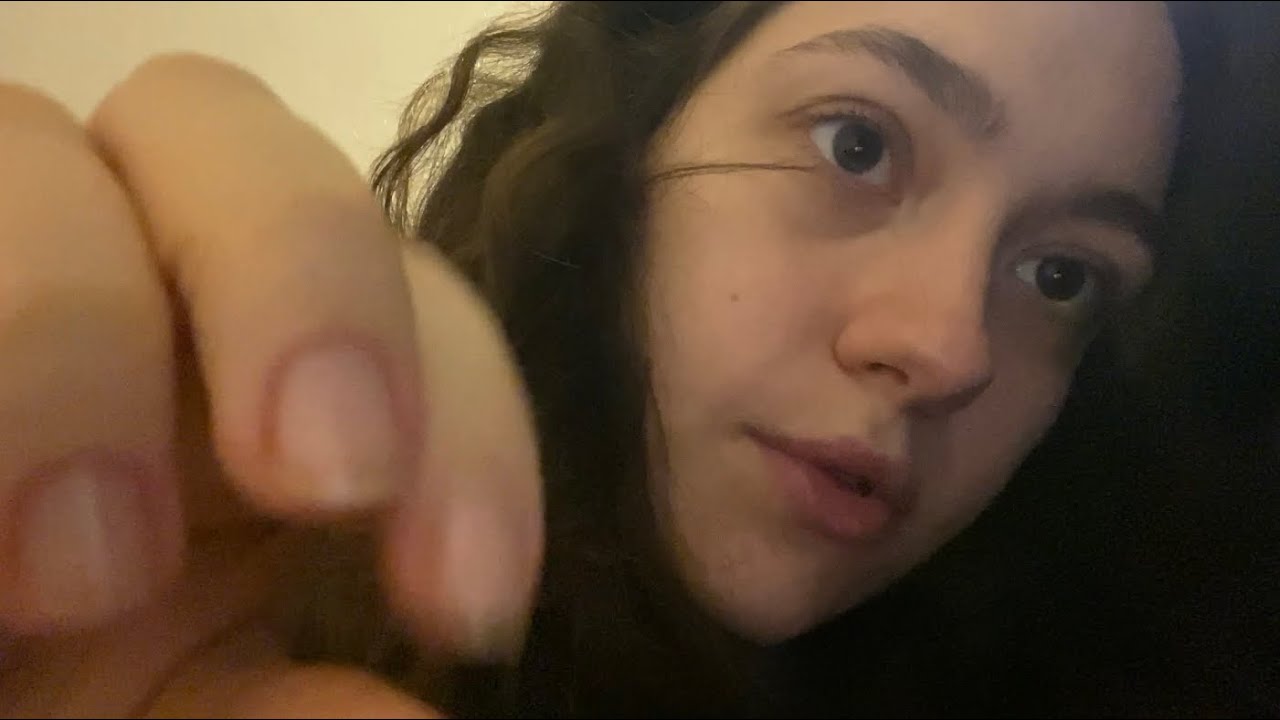 ASMR Caseirinho (hand movements e mouth sounds)