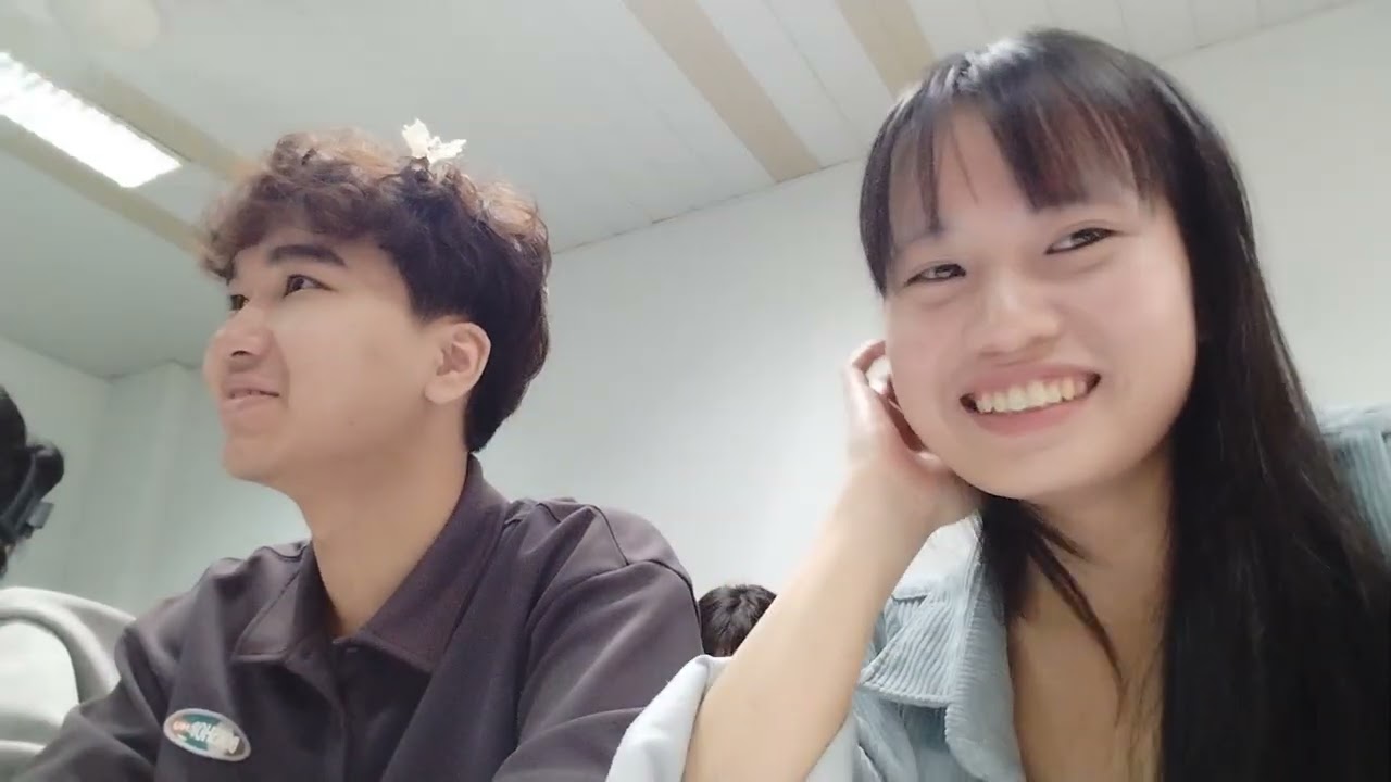 Reaction cô phê bình (đ hiểu sao quay)