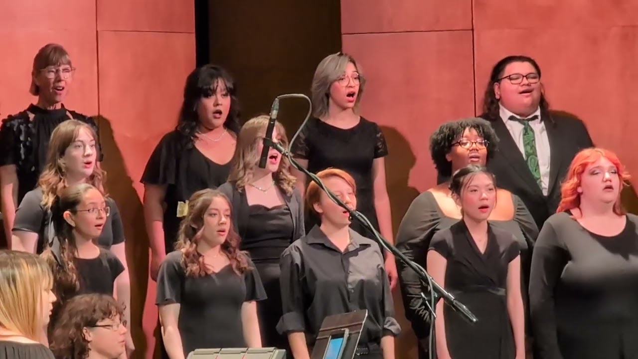 Kendra Goodenberger with GCC Concert Choir - Hope by Zachary J. Moore
