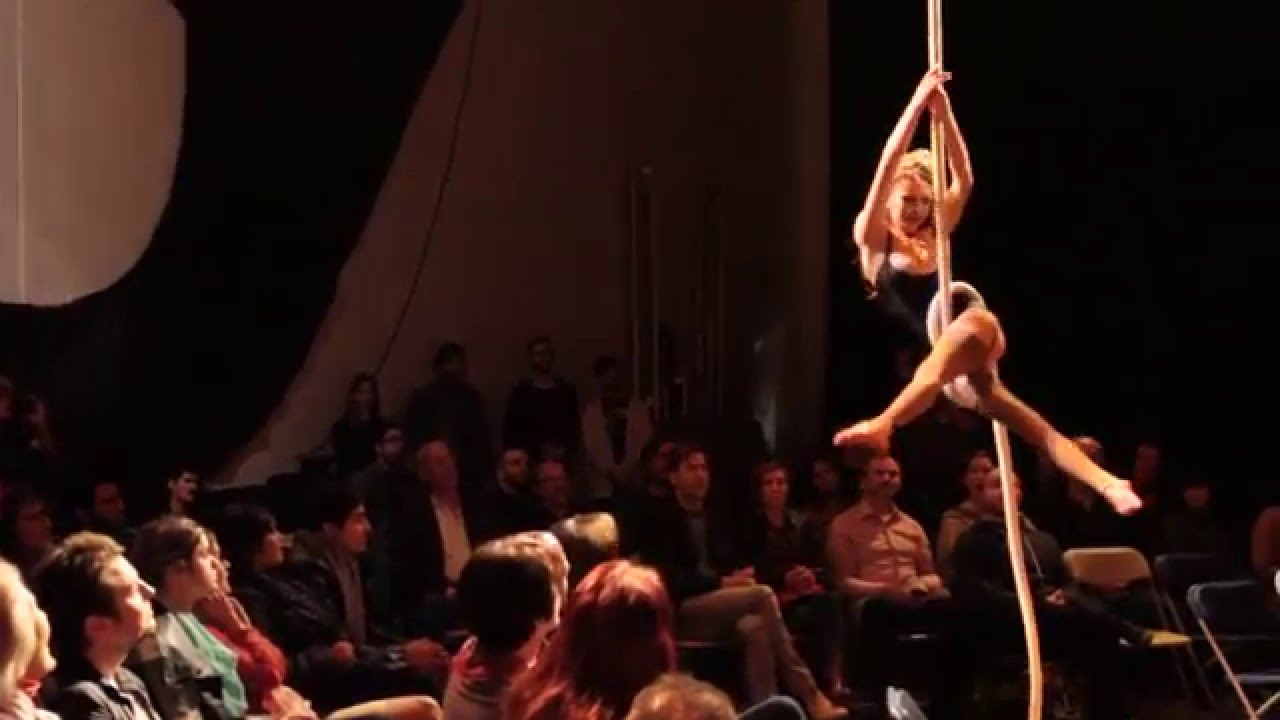 Julia Grace - Corde Lisse Performance