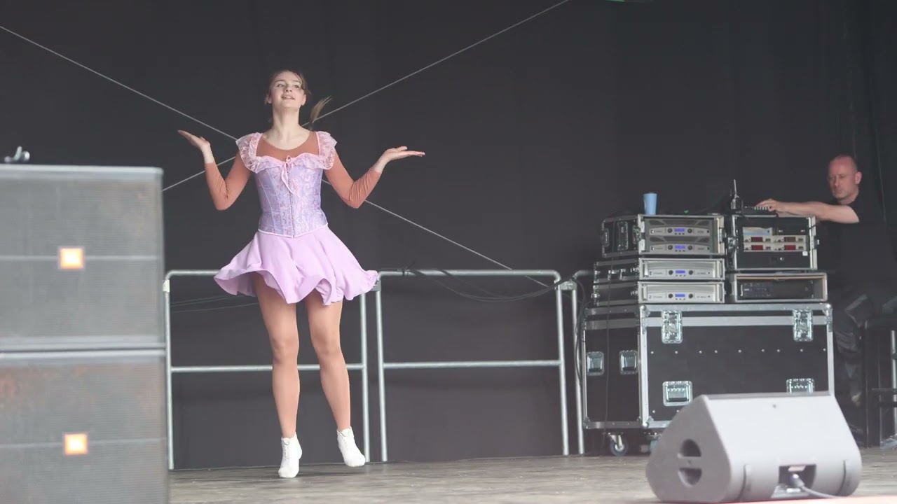 Geisekippcher Buwe unn Määde Tanzmariechen Emma mit ihrem Sommertanz 