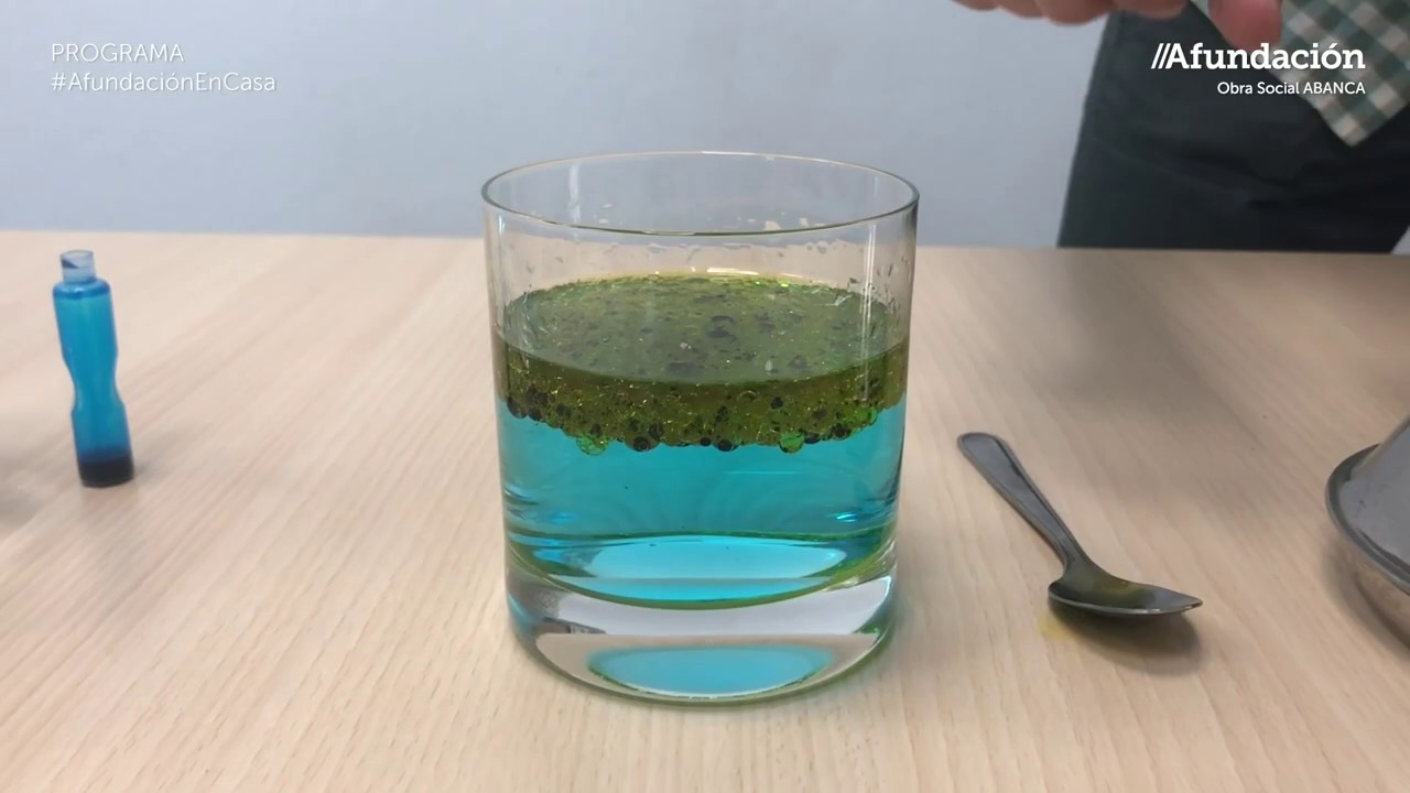 Experimentos en Familia con Naturnova. La contaminación de los océanos