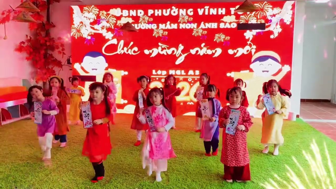 Lớp MGLA3 Trường Mầm Non Ánh Sao - Xuân ơi ở lại chơi