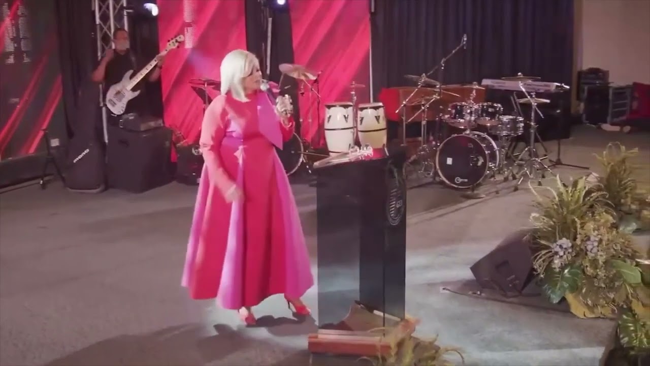 Karen Clark Sheard - Old Fashioned Medley