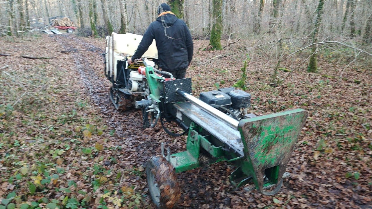 Petit tour en fendeuse a chenilles. Le Deutz le la boue il a 15 ans #forestmen 