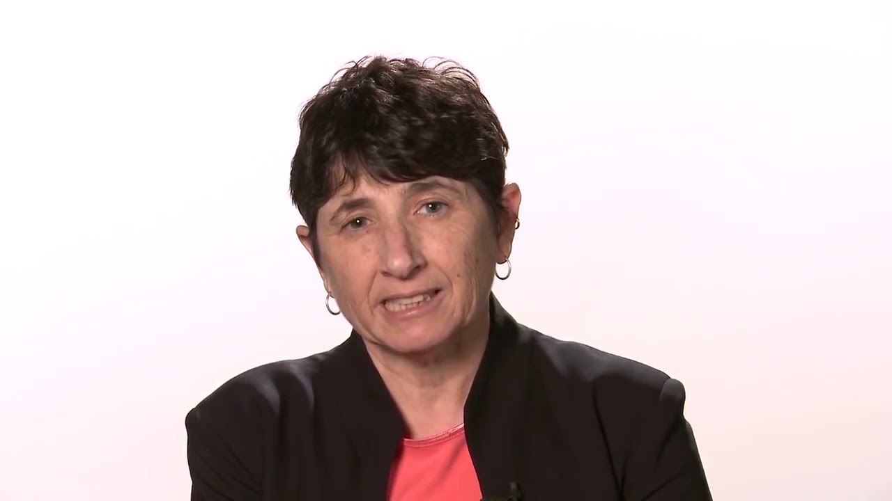 Що робити, якщо літня людина з деменцією відмовляється приймати ванну або душ?