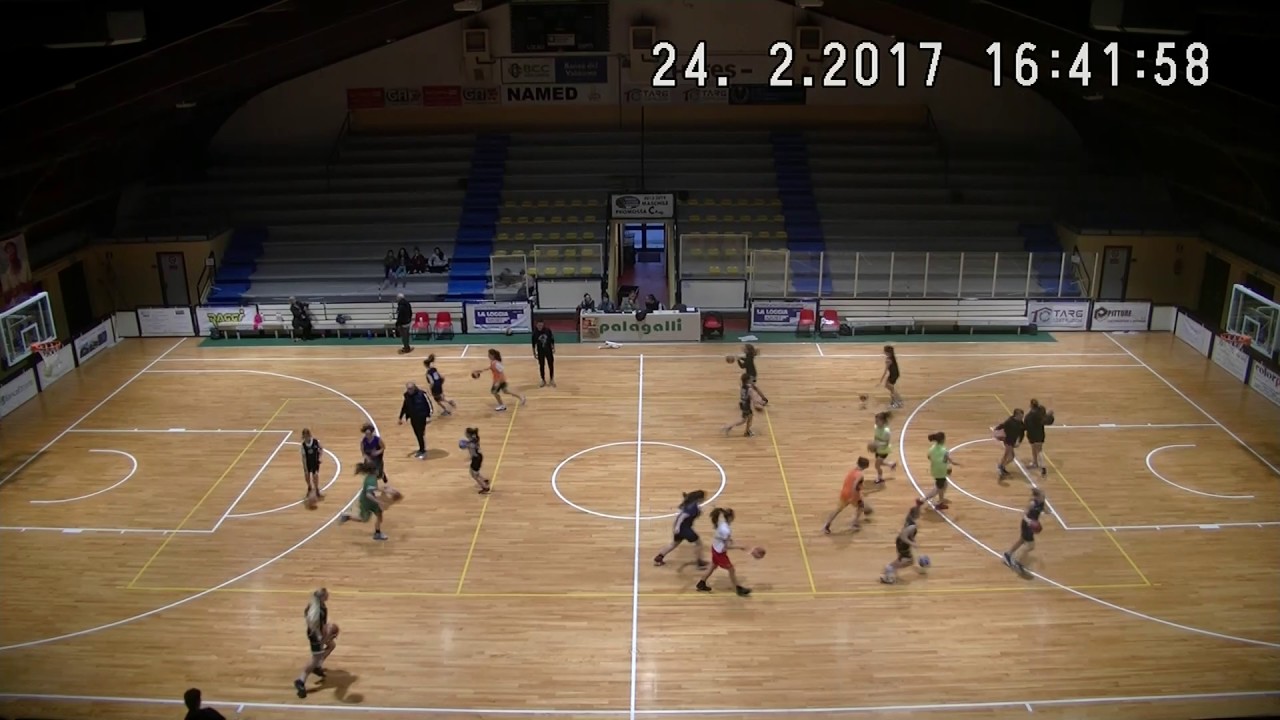 Allenamento basket Under 14 femminile