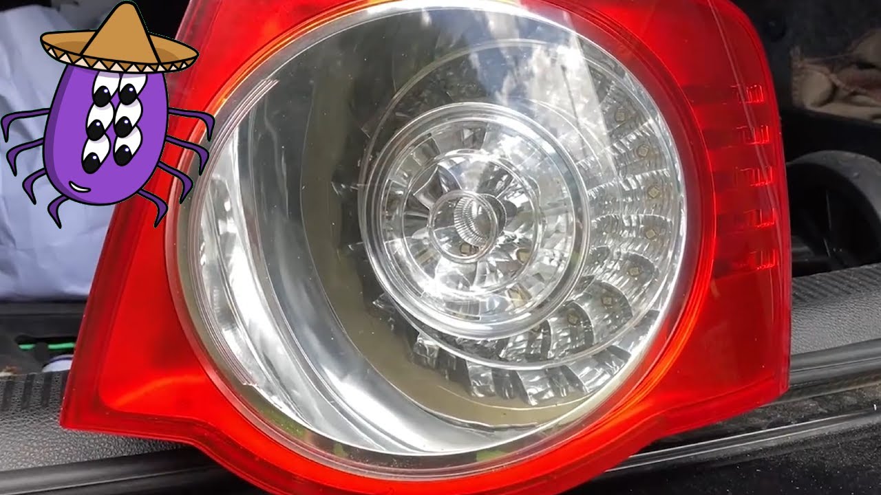 Jetta MK5 - Como remover insetos da lanterna traseira