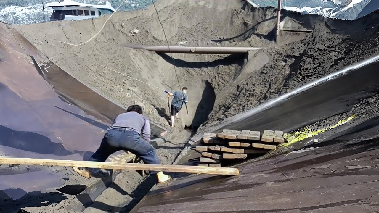 Unloading 3500 tons of washed sand.Barge unloading | Satisfying video