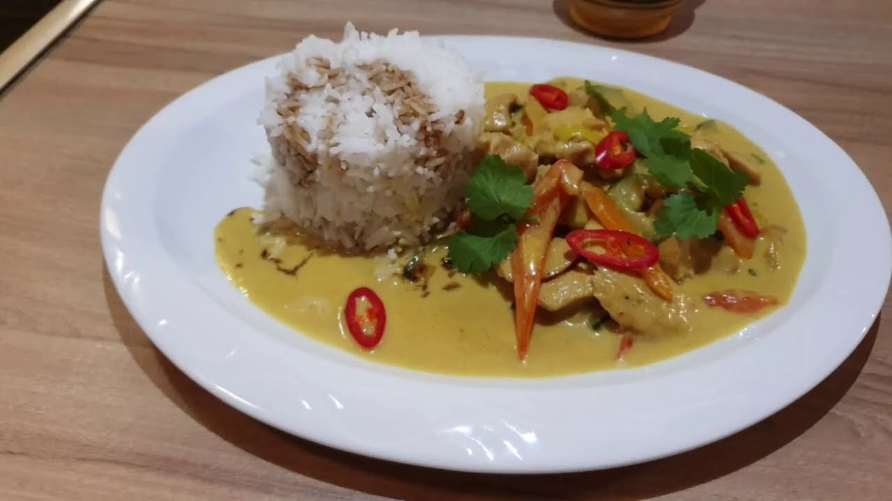 دجاج بالكاري وحليب جوز الهند 💯 Hänchencurry in Kokosnussmilch. asiatisch