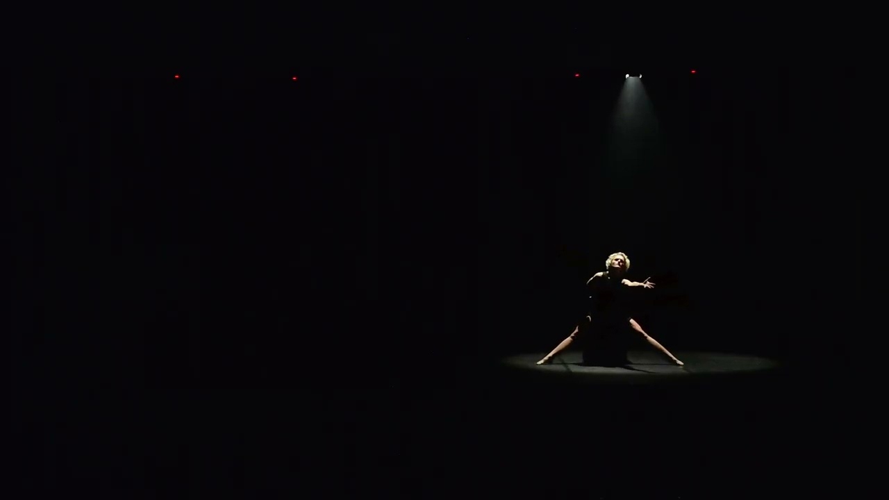 Coreografia SOLITUDE - Atelier da Dança Renata Caggiani 