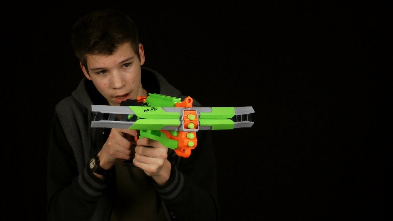 Nerf Zombie Strike Crossfire Review and Shooting