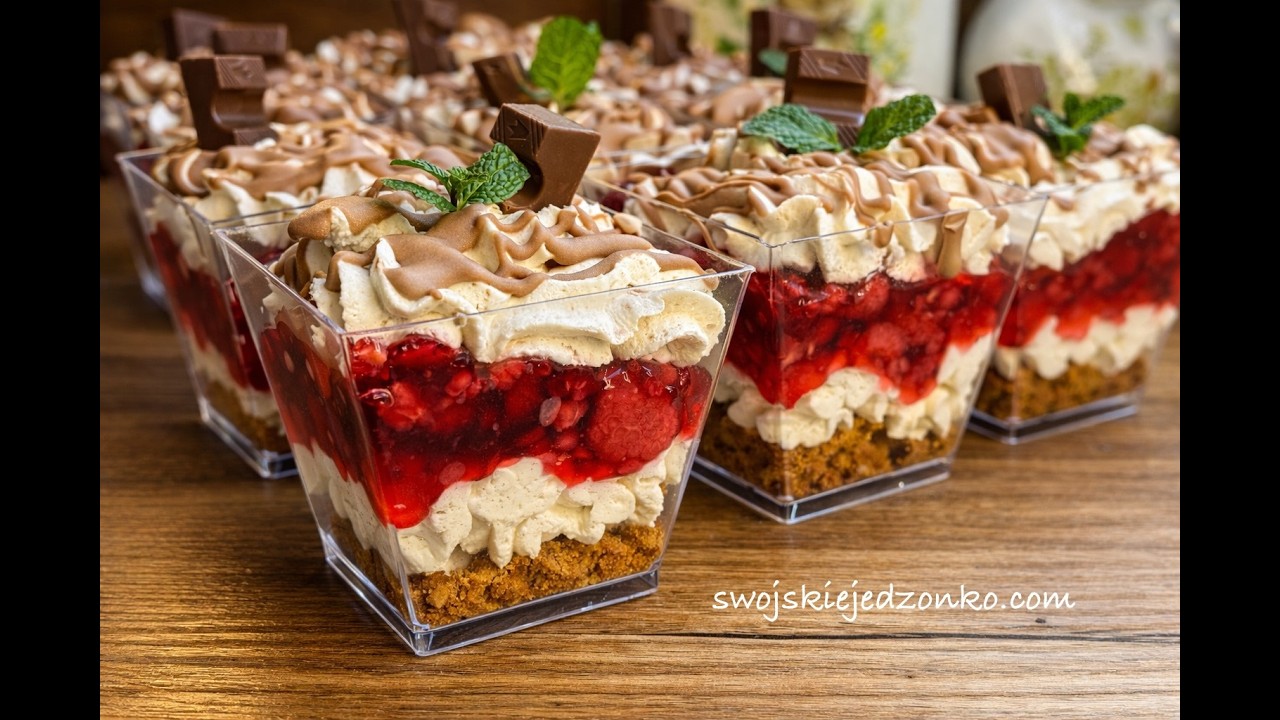 Mini deserki z kinder czekoladą i malinami #cośpysznego #minideserki #nadeser