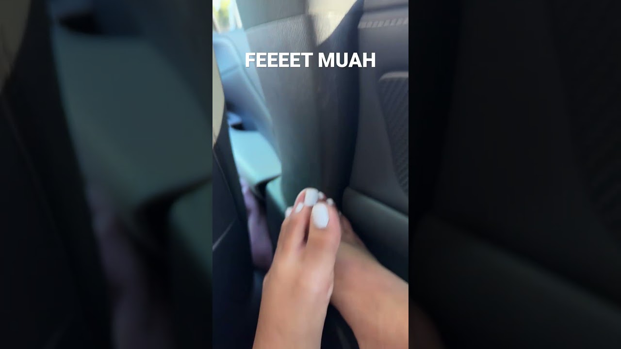 Taking feet video requests 💋 