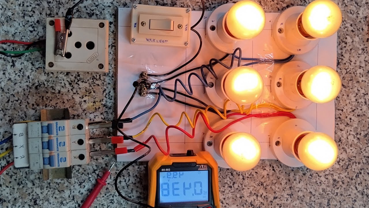 Floating neutral fault demo in 3 phase 4 wire systems 