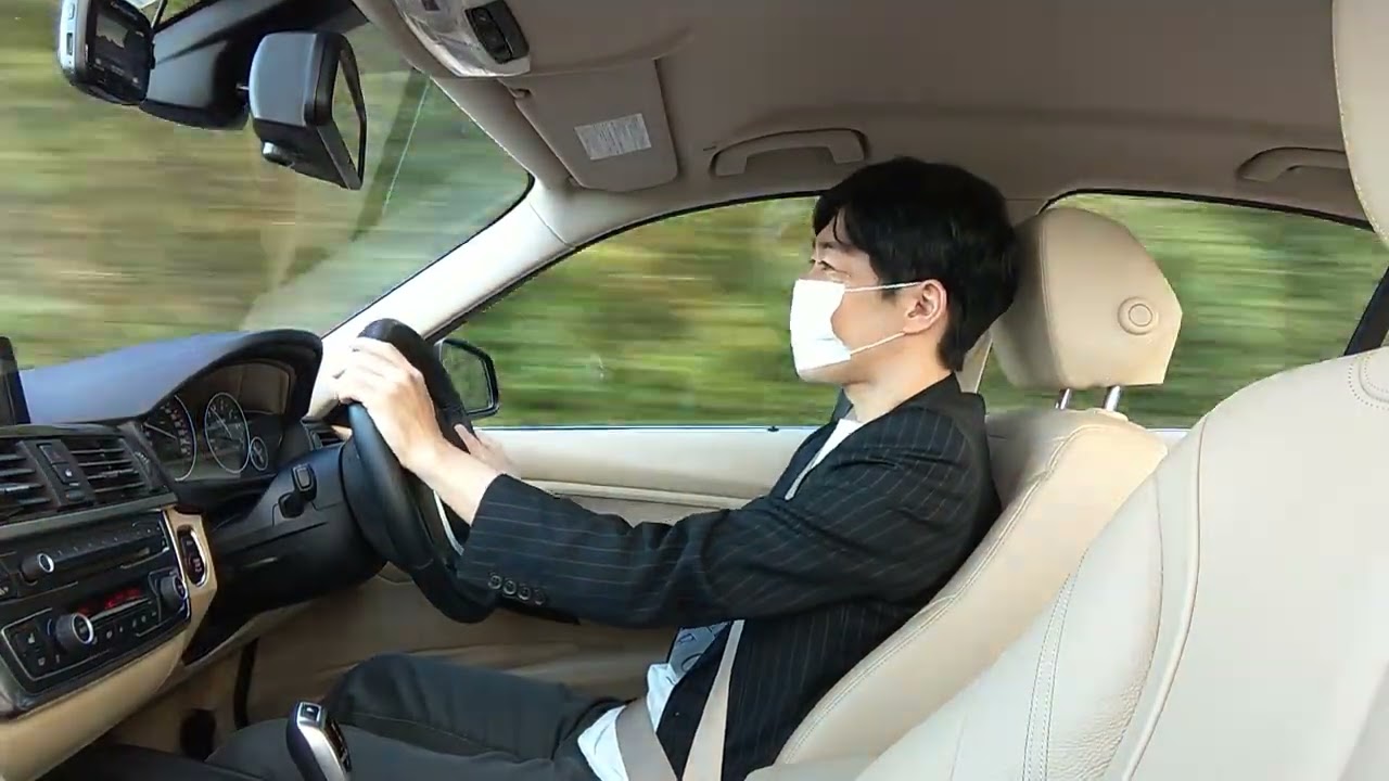 BMW・320i(F30)、レビューします。