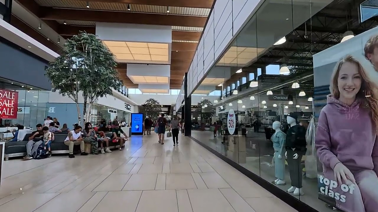 Outlet Collection Winnipeg Walking Tour - Winnipeg Manitoba Canada 4K HDR #4k #walkingtour #canada