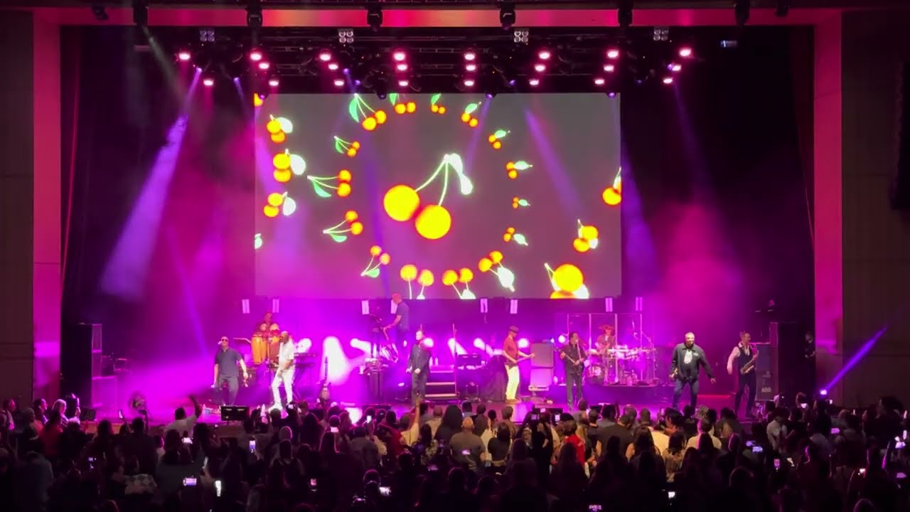 UB40 ~ 10 Cherry Oh Baby ~ 07-21-2024 Live at Emerald Queen Casino in Tacoma, WA