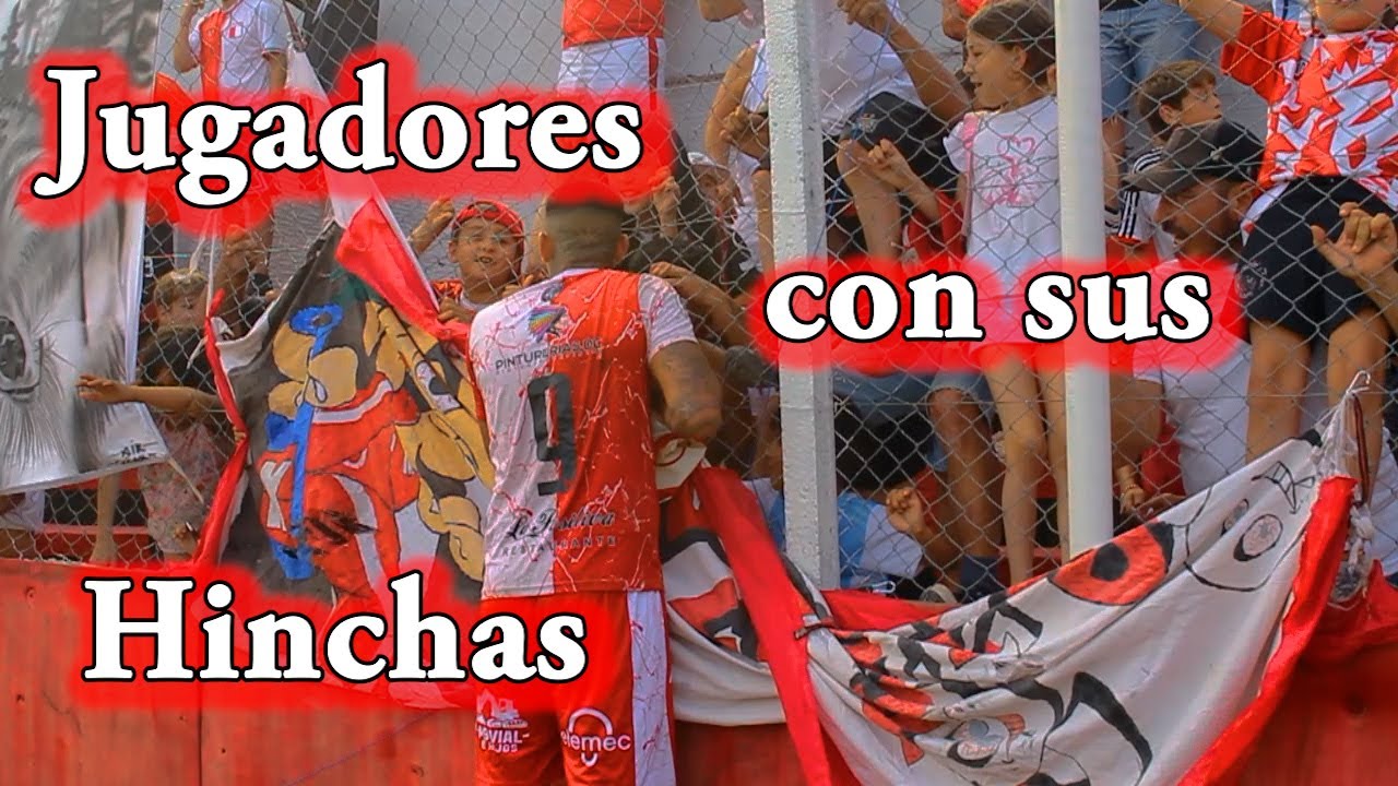 Jugadores con sus hinchas