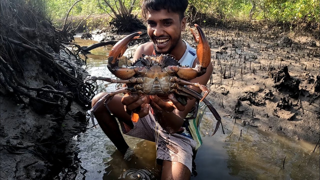 অনেক দিন পরে তিন ভাই মজা কোরে কাঁকড়া ধোরেছি !! @ANDAMAN_HUNTERS