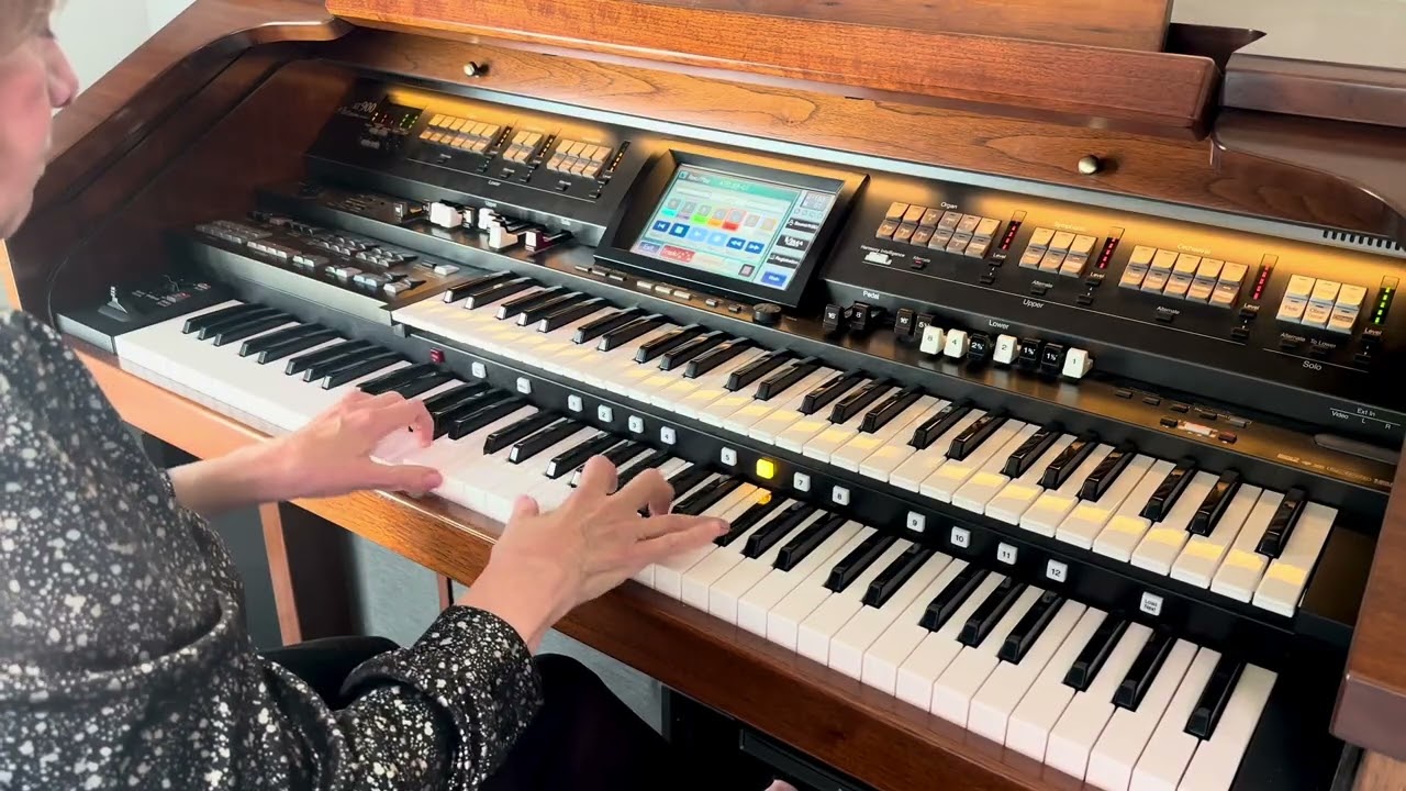 Rosemary Bailey - He Loves And She Loves (Gershwin) - Roland Atelier AT-900 Platinum Edition