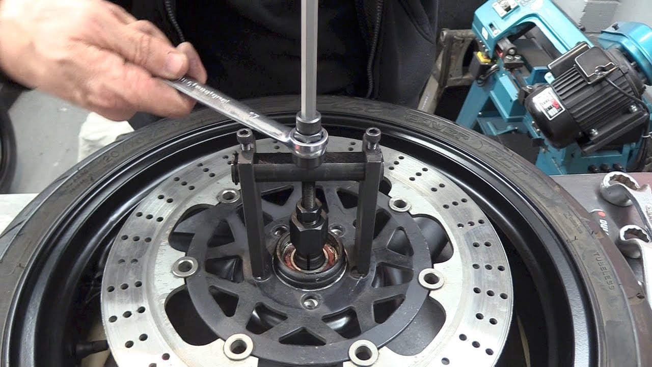 Delboy's Garage, Fighter Build #103, Tyres and Wheel Bearings.