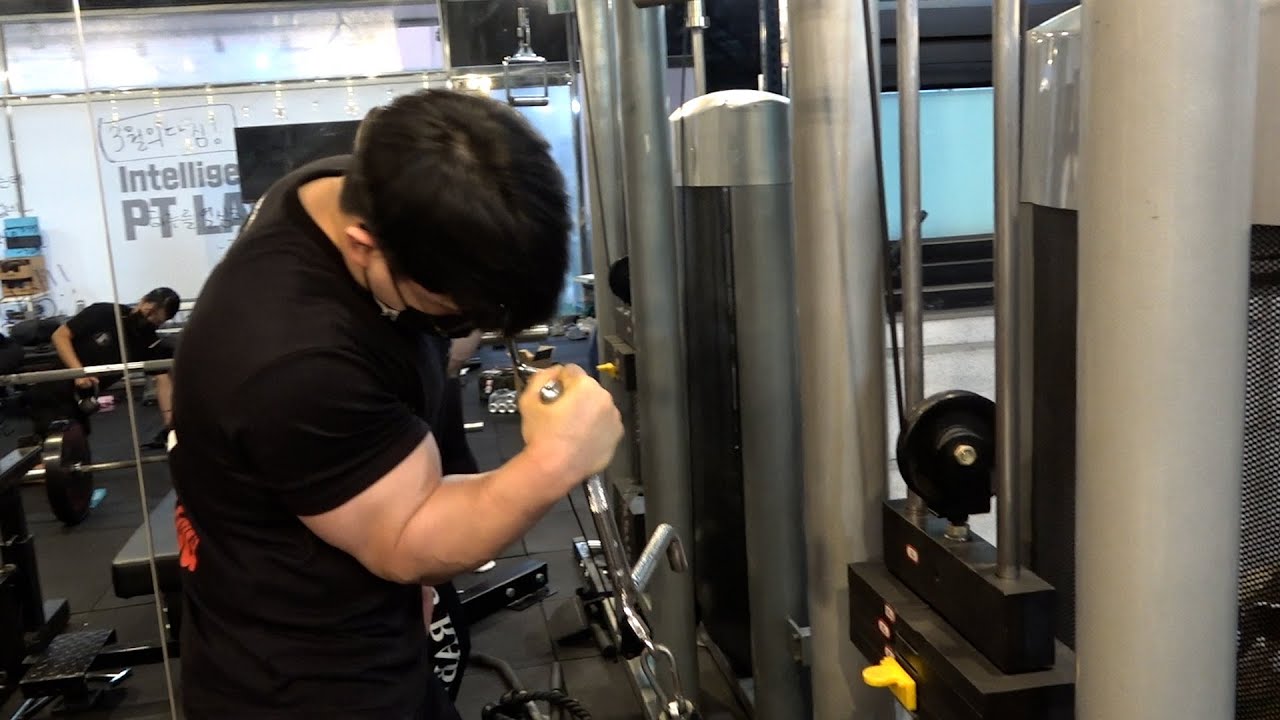 헬스장에서 할 수 있는 팔씨름 운동