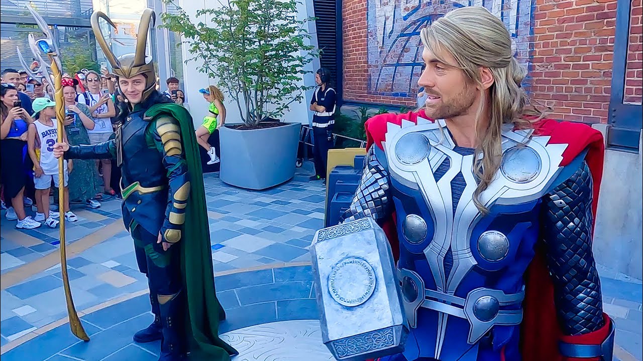 [4K] Thor and Loki Happening - Avengers Campus Paris - Disneyland Paris