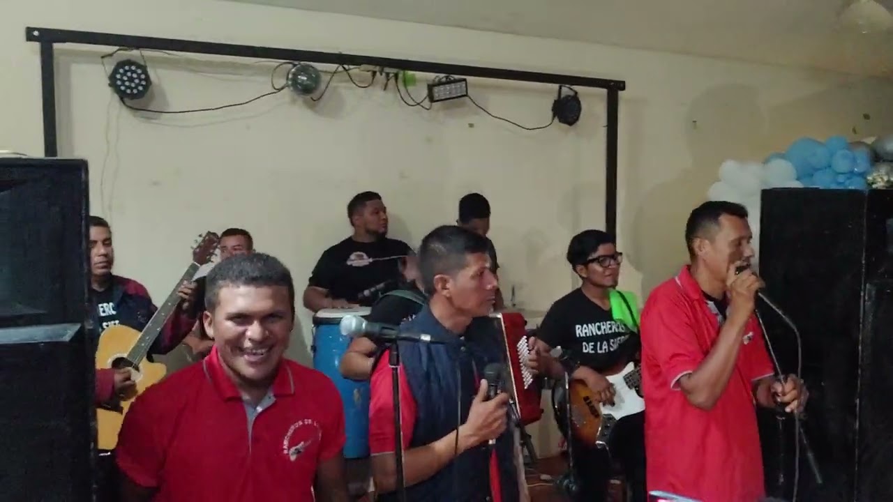 Rancheros de la sierra( vengan a bailar y a Gozar) En la Voz de Rodolfo Rio . arturo .Yony y Adaly
