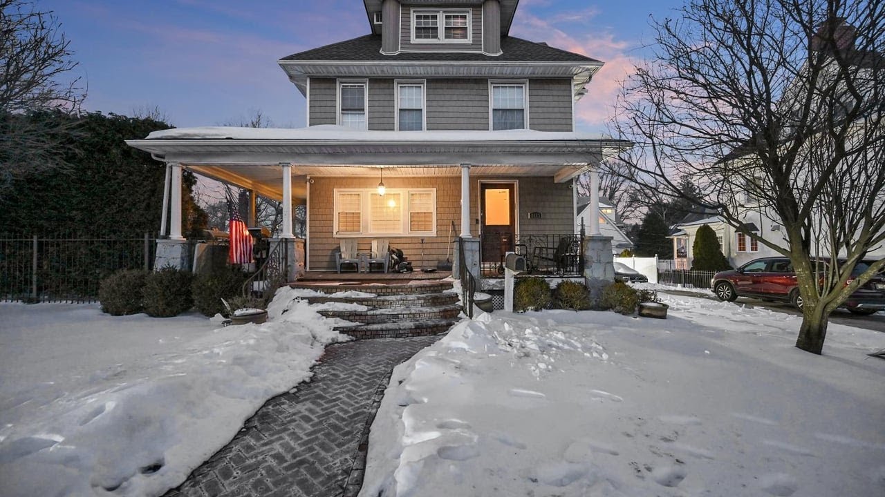 84-05 112th St, Richmond Hill, NY