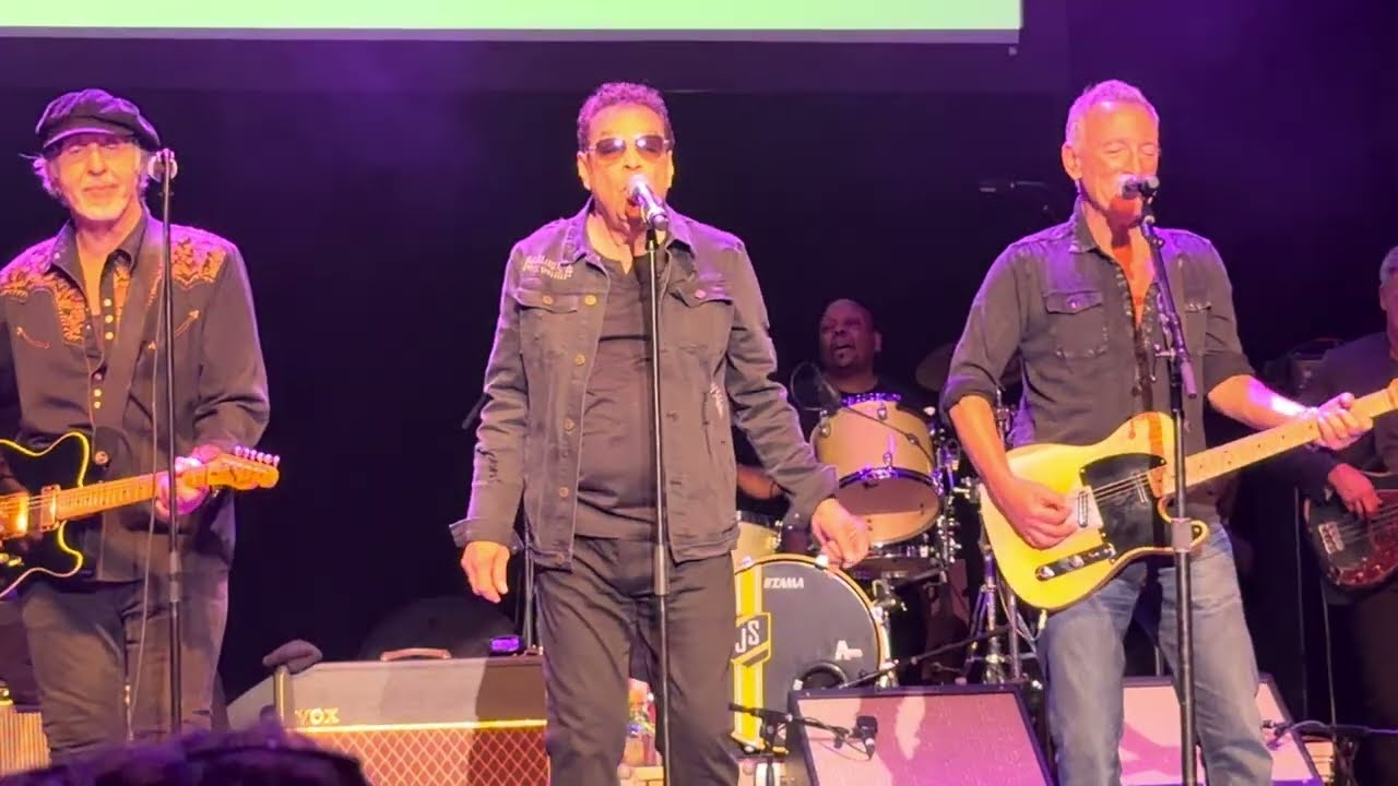  Bruce  Springsteen with Gary US Bonds -This Little Girl 
